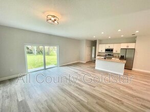 Building Photo - 7137 Benson St