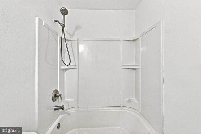 Building Photo - 2 Barnwell Dr