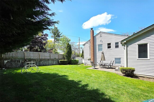 Building Photo - 110 Briarwood Ln