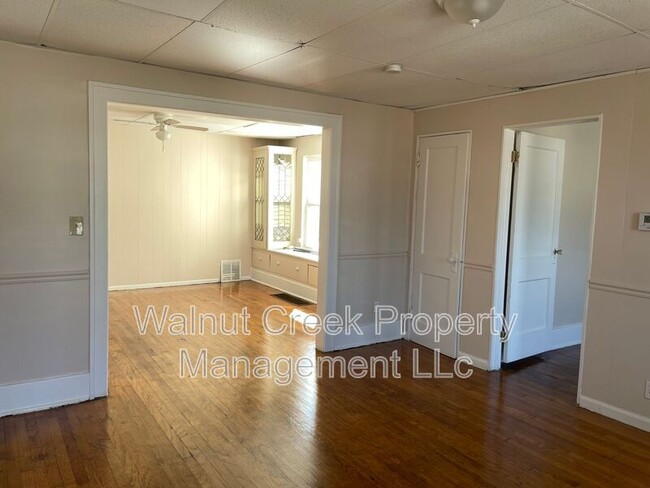 Building Photo - 810 E Erie Ave