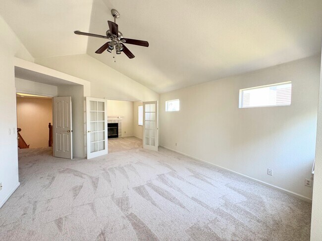 Building Photo - 5017 Toyon Way