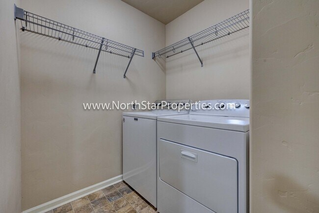 Building Photo - 20916 NE High Desert Ln