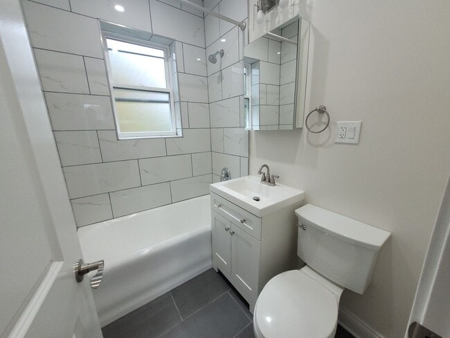 Building Photo - 7372 N Winchester Ave