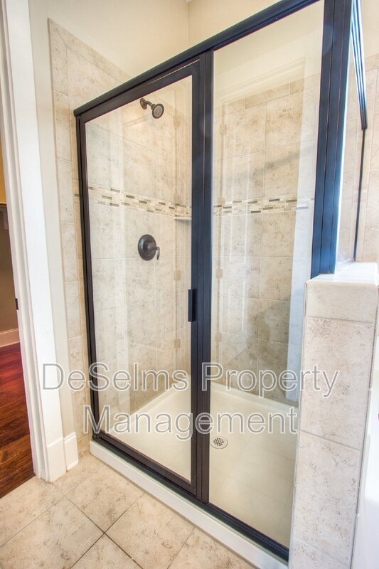 Building Photo - 3125 Hazelton Dr