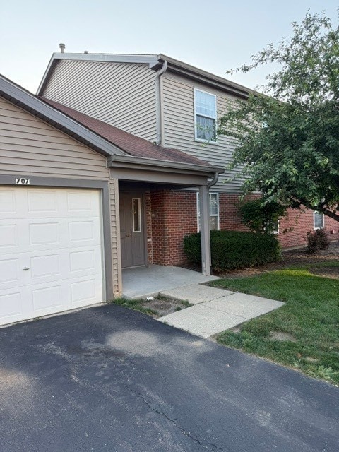 Building Photo - 705 E Whispering Oaks Dr