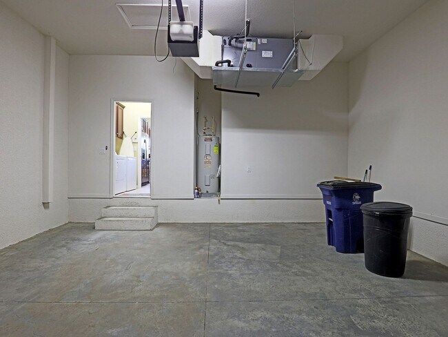 Building Photo - Emerson Square 5722