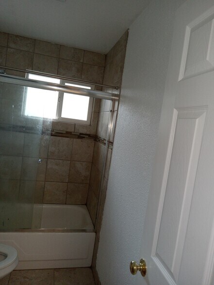 Building Photo - 1934 SE Tenino St