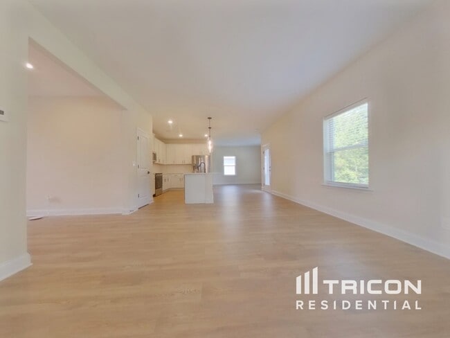 Building Photo - 446 Cantrell Dr