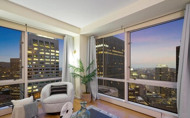 Building Photo - 333 Bush St
