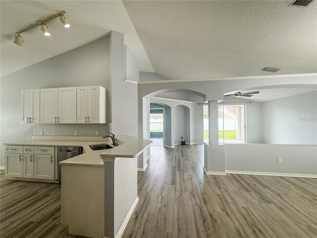 Building Photo - 32106 Cypress Valley Dr