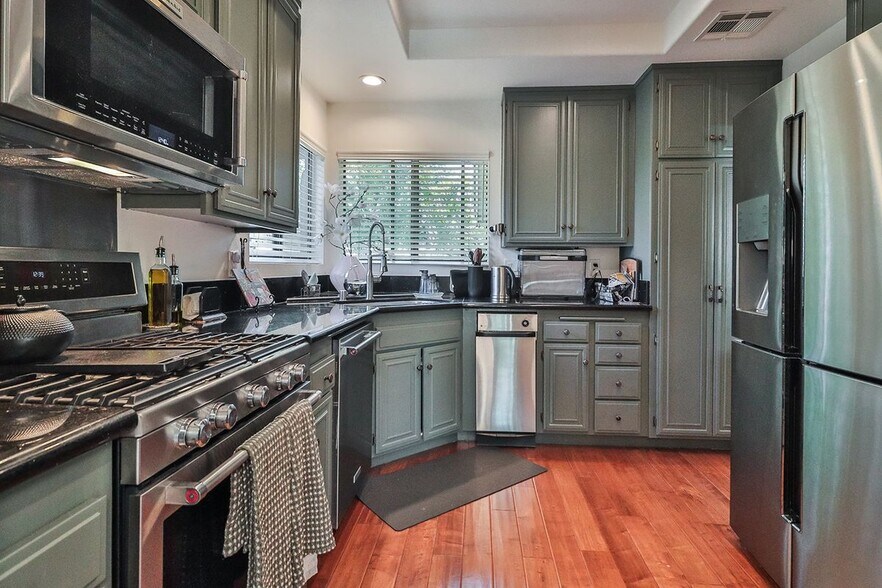 Building Photo - 1243 Clippers Cir