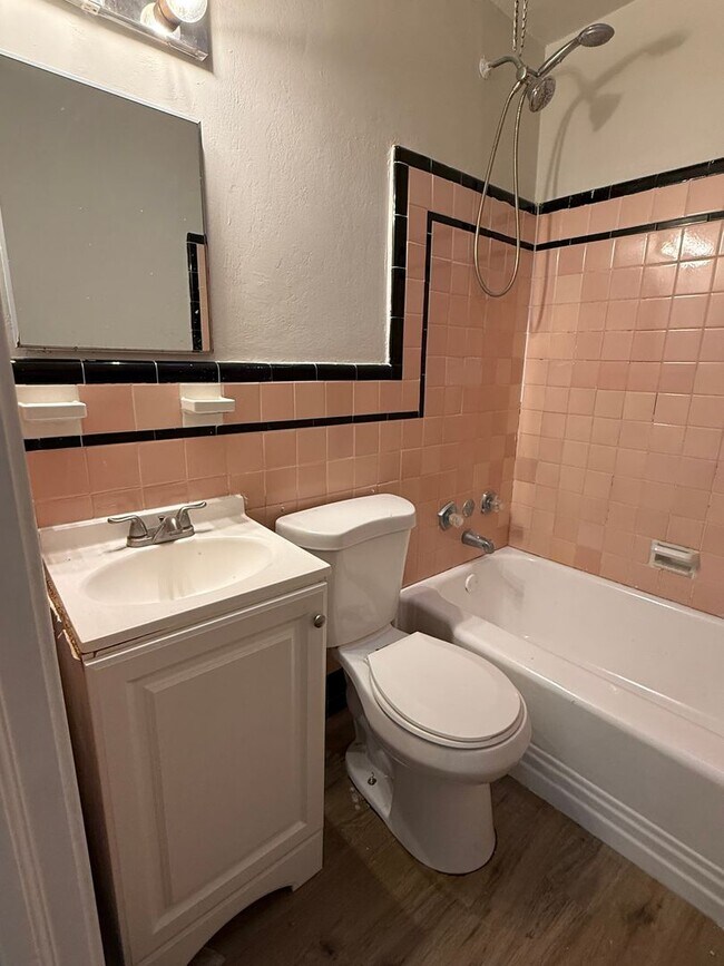 Building Photo - 3-Bedroom Home in Northeast Phila. Available For Rent!