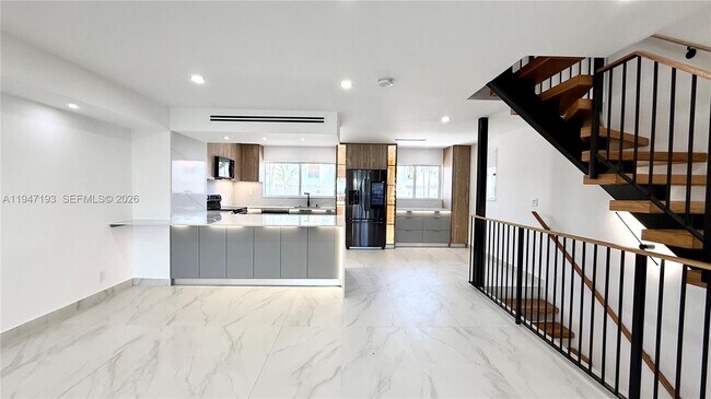 Building Photo - 3826 NE 171 St