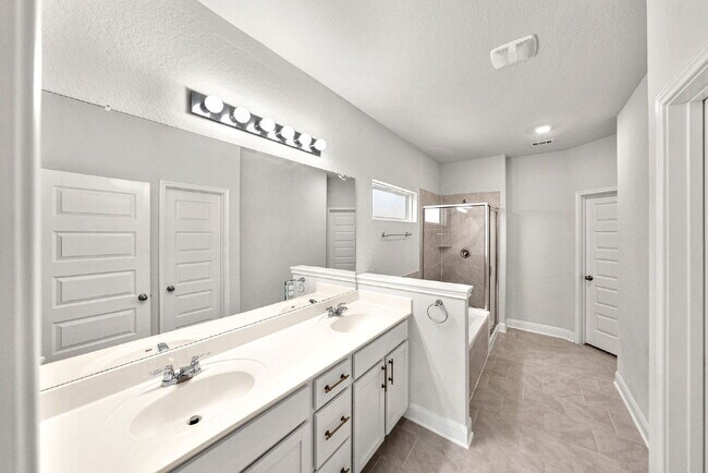 Building Photo - Pools, Waterslides, Fitness Center, Fishing, Splash Pad and MORE!