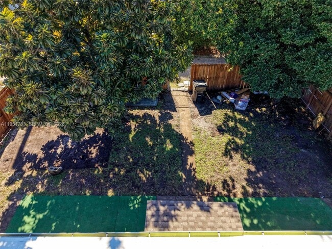 Building Photo - 1624 NE 175th St