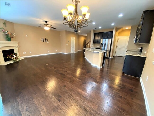 Building Photo - 2186 Hillview Dr NE