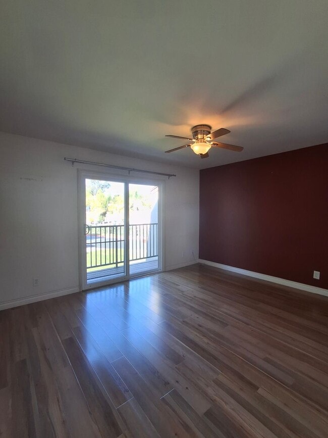 Building Photo - Beautifully Renovated Townhome-MUST SEE!!!