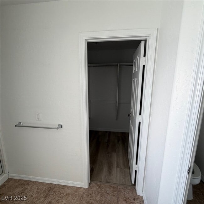 Building Photo - 6842 Feral Dove St