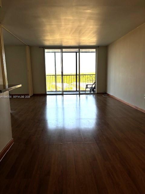 Building Photo - 2500 NE 135th St