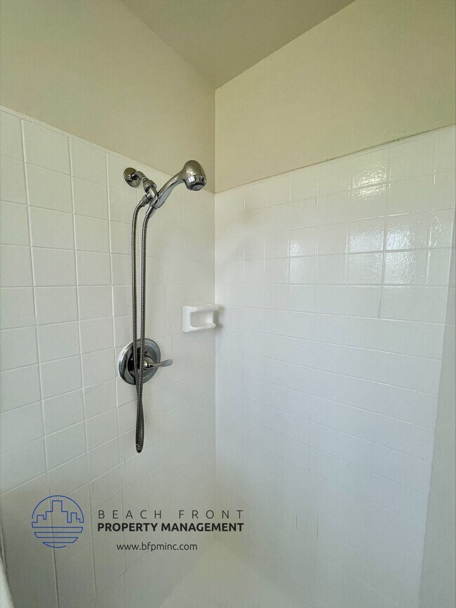 Building Photo - 4217 Carlin Ave