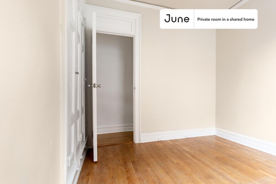 Building Photo - Private bedroom in 4 bed/1 bath Home