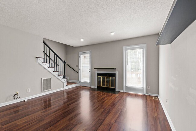 Building Photo - 5624 Darrow Dr