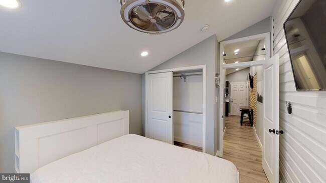 Building Photo - 27 S Church St