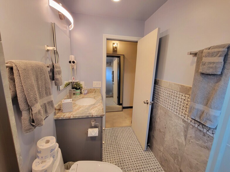 Building Photo - 1635 Ridley Ave