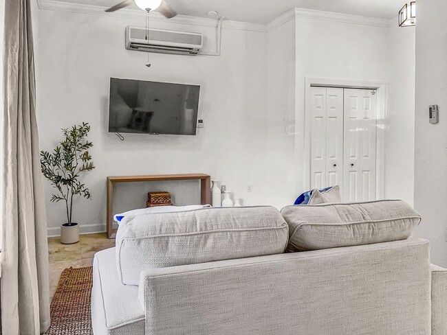 Building Photo - 50% off first months rent.  Fully furnishe...