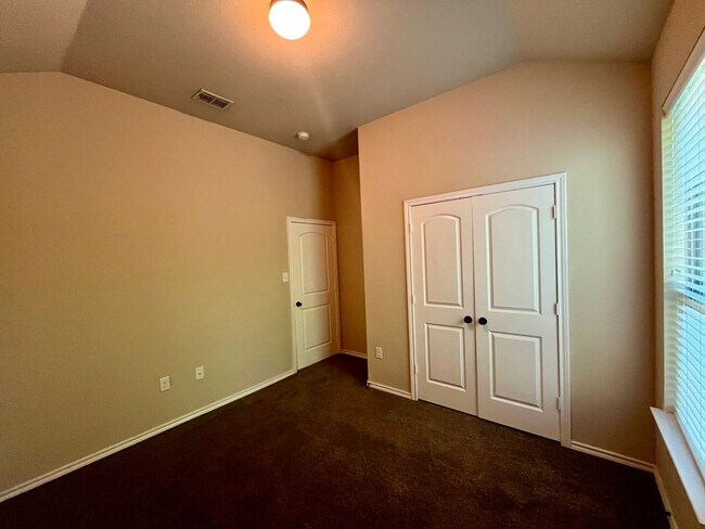 Building Photo - Luxury Duplex Home in Kyle, TX