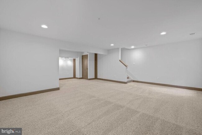 Building Photo - 306 Park Ave