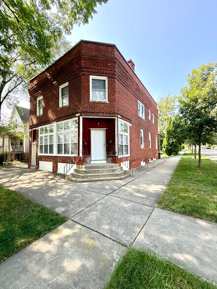 Building Photo - 1801 Lyons St