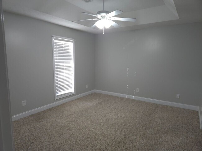 Building Photo - FOR RENT in NORTH COLUMBUS! Available NOW!