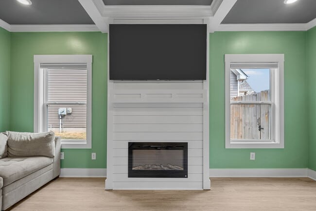 Building Photo - 1511 Kingbird Dr