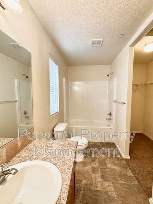 Building Photo - 3371 NW 47th Dr