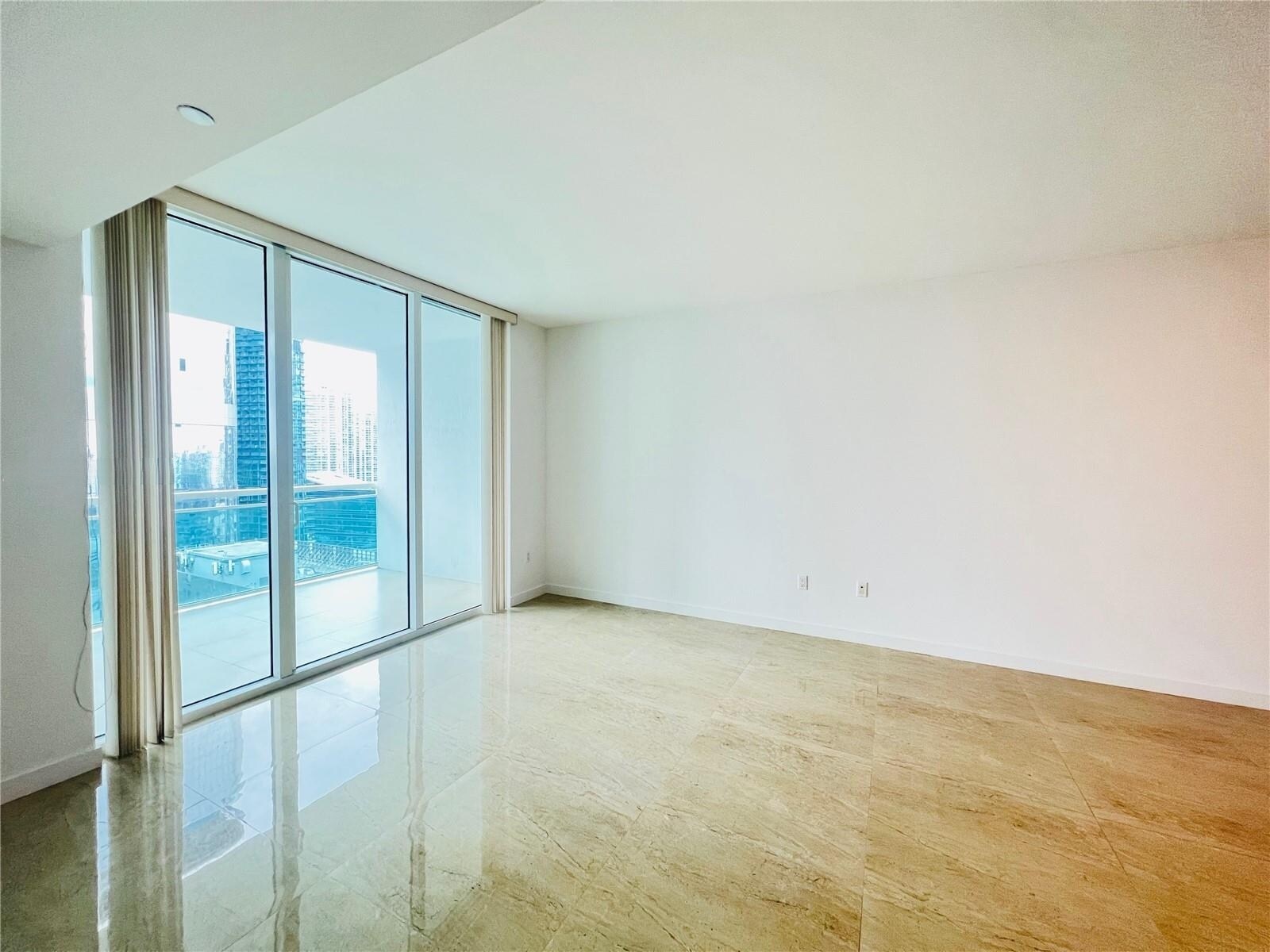 Building Photo - 950 Brickell Bay Dr
