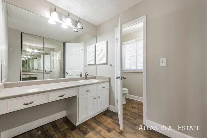 Building Photo - 17327 E Asbury Cir