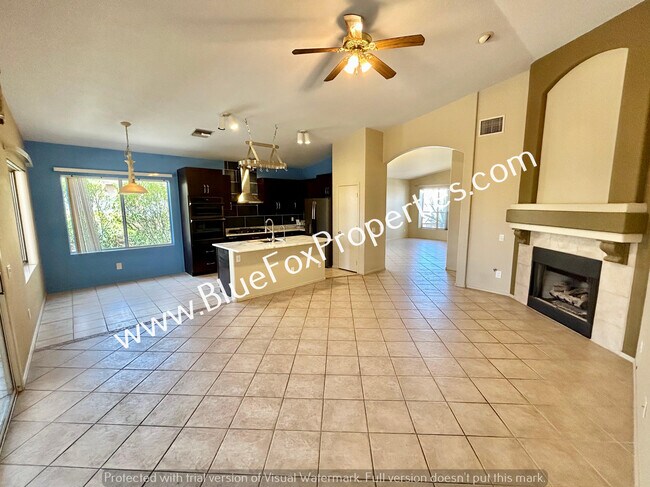 Building Photo - 9035 N Silver Moon Way
