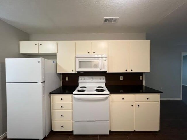 Building Photo - Spacious 2 bedroom in Moody