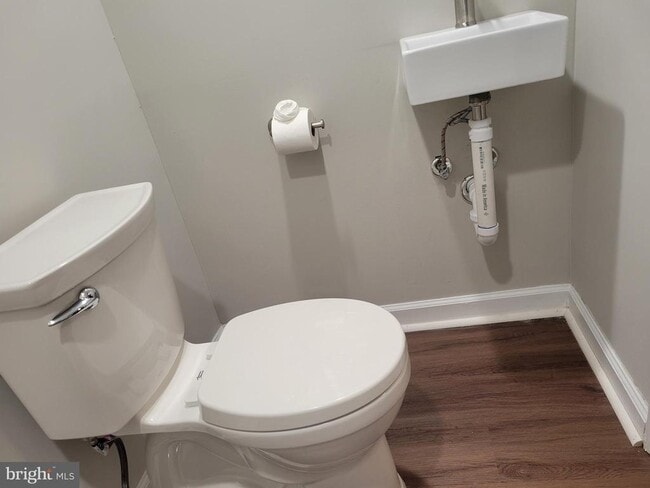 Building Photo - 2250 N Quantico St