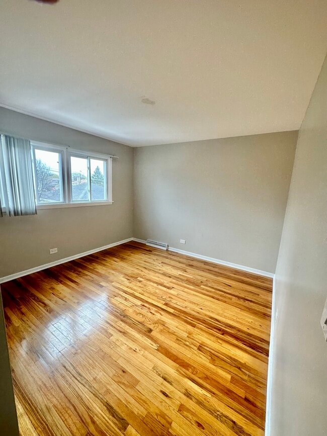 Building Photo - 1243 S Mitchell Ave