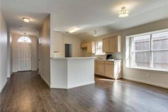 Building Photo - 1414 Stella Dr