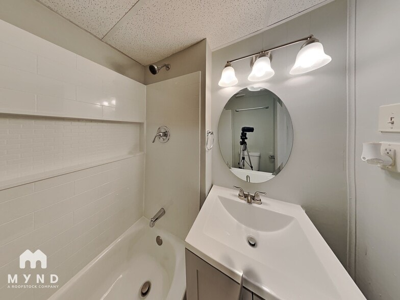 Building Photo - 4708 Court S