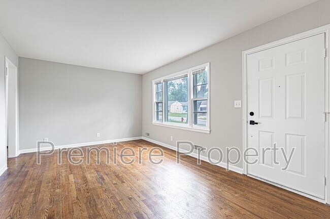 Building Photo - 5504 E 101st St