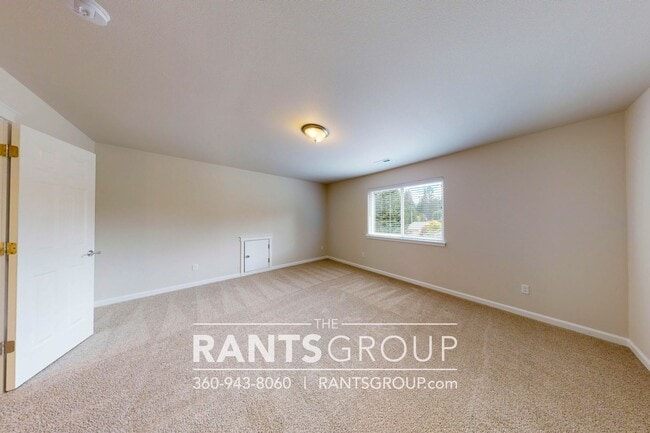 Building Photo - 3 Car Garage! Private Beach Access! Fantastic Location! I5 & shopping only 5 minutes away!