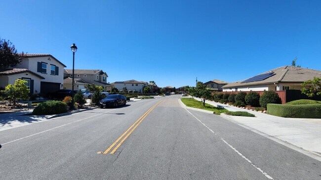 Building Photo - 1280 Palermo Dr