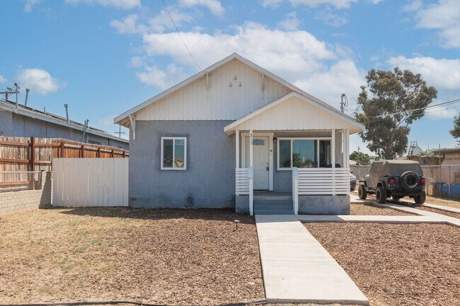 Primary Photo - Spacious 3-Bedroom Upgraded Attached Home ...