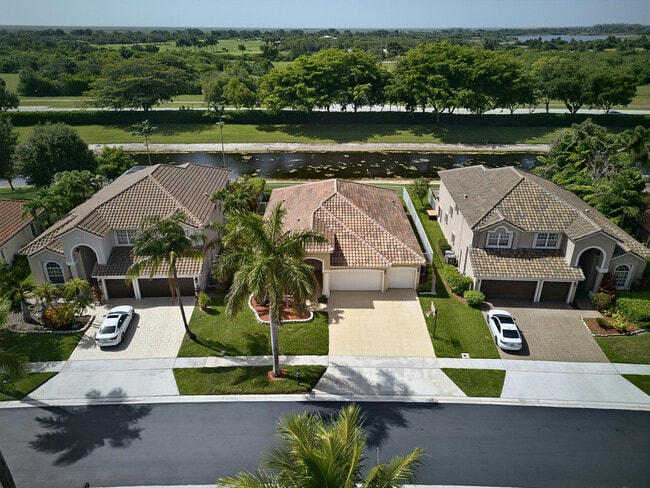 Building Photo - 12325 Cascades Pointe Dr