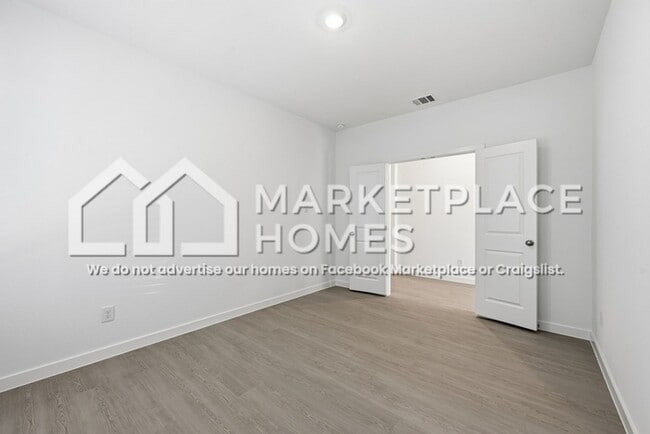 Building Photo - 1220 Ponchartrain Dr