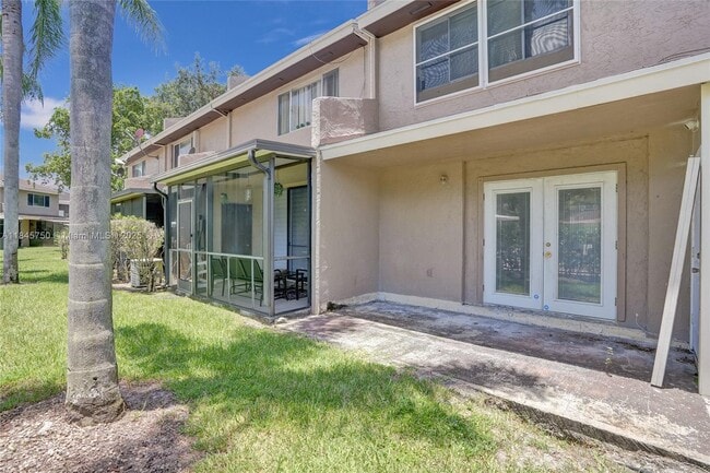 Building Photo - 1359 Sussex Dr